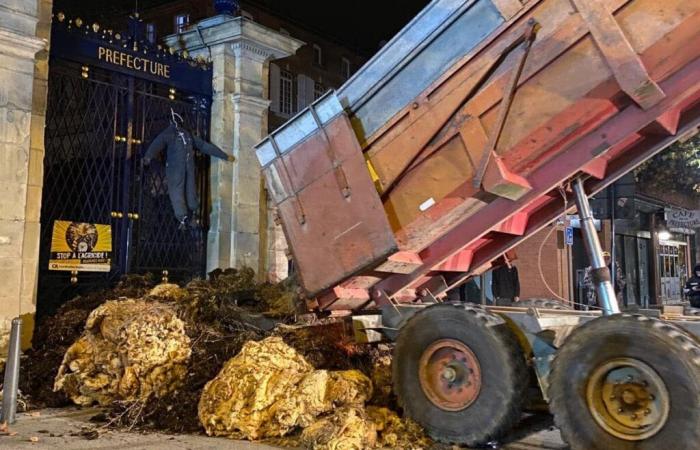 Les agriculteurs gersois maintiennent la pression dans un emplacement stratégique