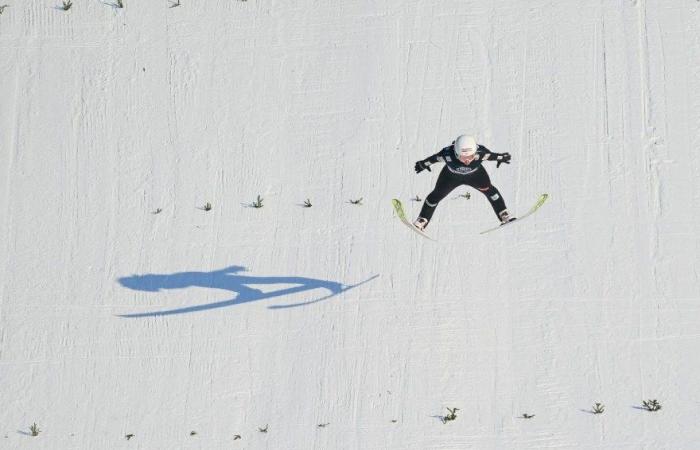 Saut à ski | «Je dois garder mon sang-froid, réussir à piloter et m’amuser» : un an après avoir remporté et pris le dossard jaune, Joséphine Pagnier revient à Lillehammer, terre de ses exploits | Magazine Nordique