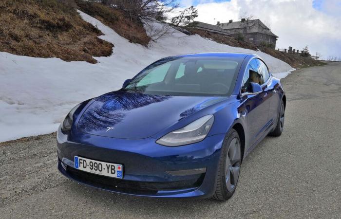 Le chauffeur de taxi français qui accusait sa voiture Tesla de meurtre a en réalité menti