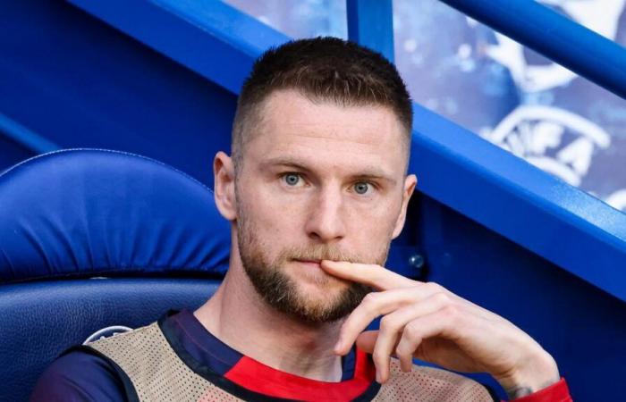 Milan Skriniar a 3 portes de sortie