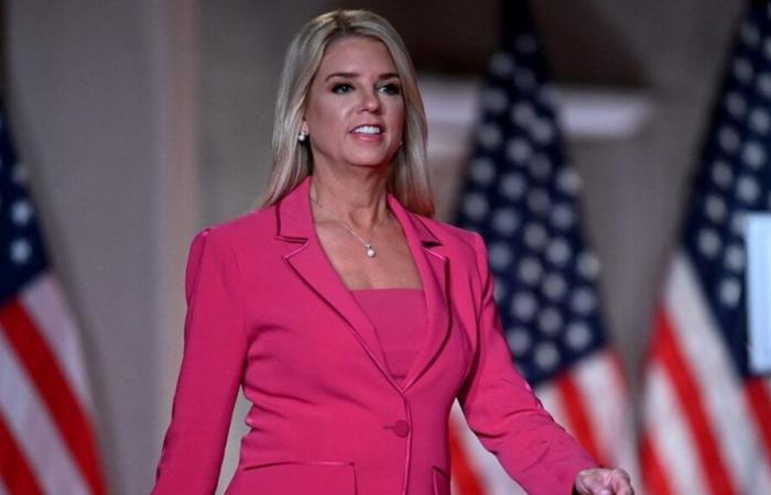 Donald Trump choisit l’avocate Pam Bondi pour le ministère de la Justice après le retrait de Matt Gaetz