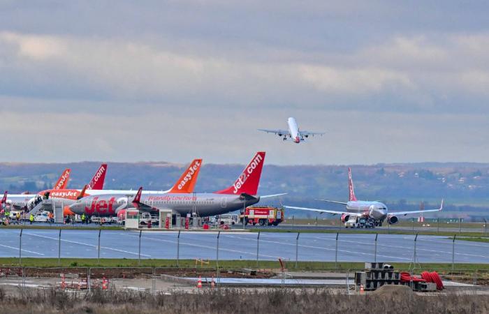 L’aéroport de Grenoble doit-il être financé par le Département ? Fortes tensions en Isère