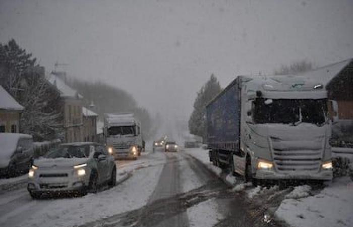 la tempête Caetano balaie la France sous la neige