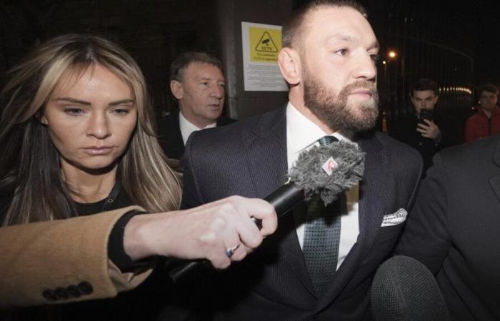 Conor McGregor doit payer 250 000 $ à une femme qui dit l’avoir violée, selon un jury civil