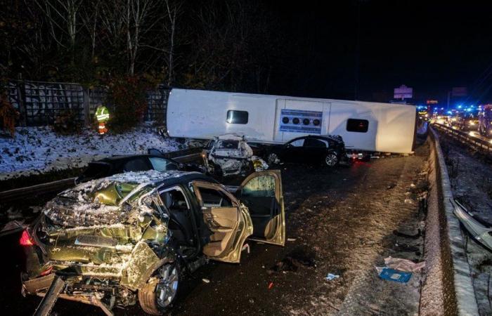 36 blessés, dont cinq graves, après un carambolage sur l’A6b impliquant un bus Blablabus