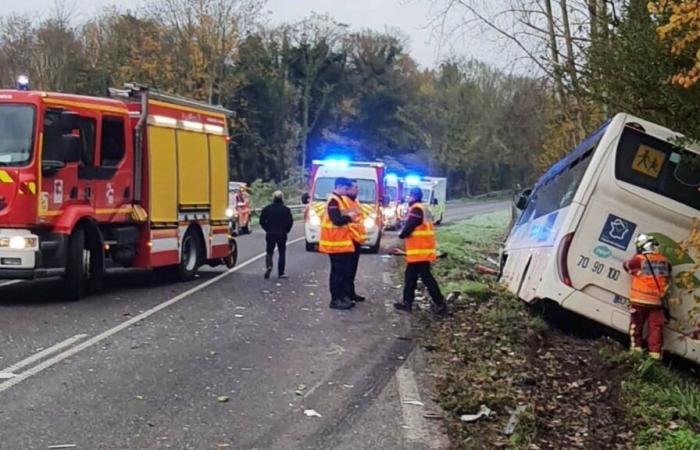 Un bus transportant des lycéens percuté de plein fouet par une voiture à Senlis