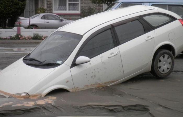 Un trou de 15 mètres engloutit une voiture dans le Pas-de-Calais !