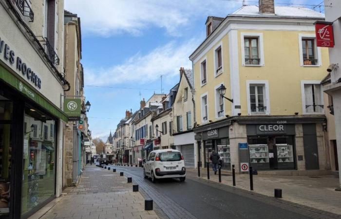 Difficultés de déplacement dans le Loiret à cause de la neige et 1 800 clients sans électricité