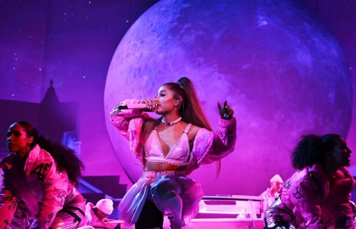 Comment Ariana Grande a construit sa fortune, de Broadway et Nickelodeon aux albums et films à succès