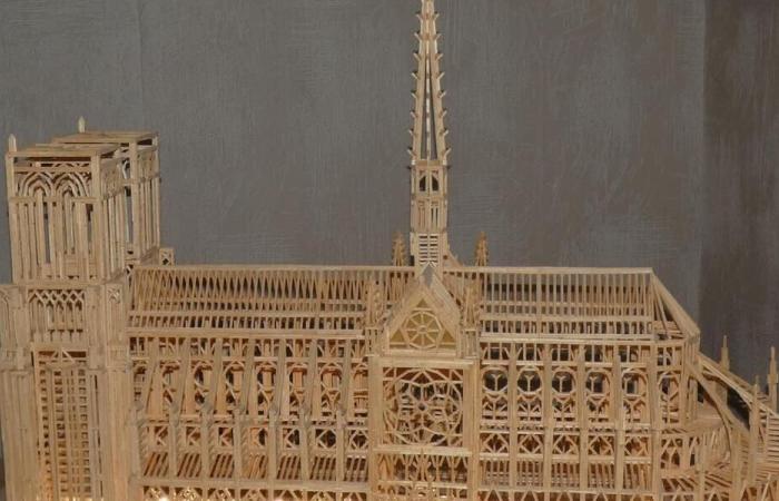 sa maquette en allumettes de Notre-Dame