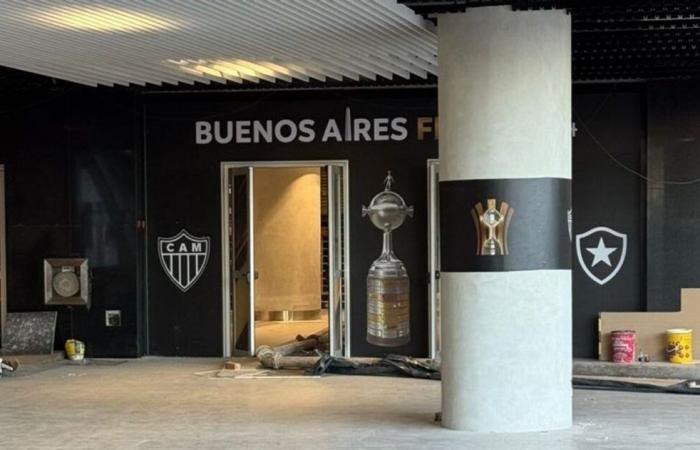 Le Stade Monumental se prépare pour la finale de la Copa Libertadores 2024 et les premières affiches ont été placées