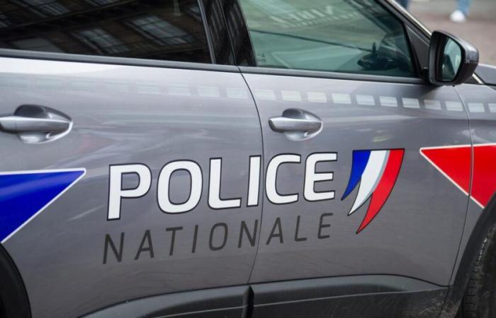 la police a ouvert le feu sur un homme armé qui les avait pris pour cible