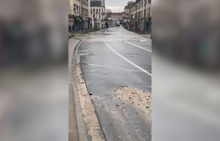 VIDÉO. Une importante rupture de canalisation provoque des inondations et une coupure d’eau à Creil