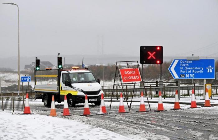 La tempête Bert provoque de graves perturbations au Royaume-Uni et en Irlande ; au moins un mort en Angleterre