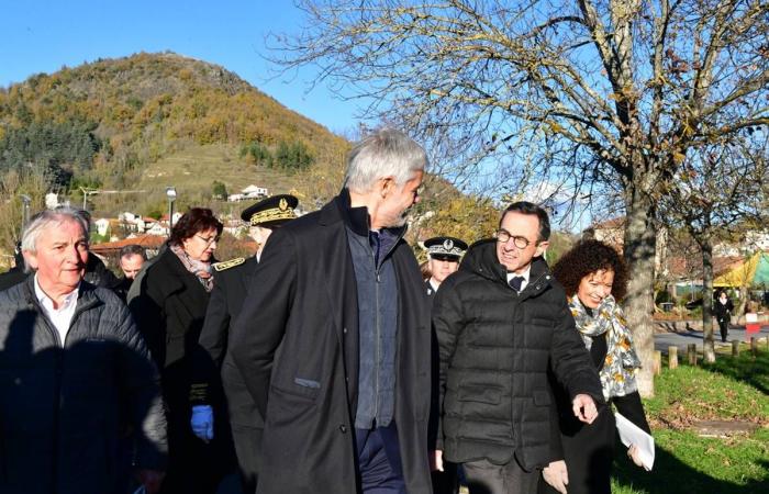 Le ministre de l’Intérieur a achevé sa visite dans la commune dévastée par la crue du 17 octobre en Haute-Loire