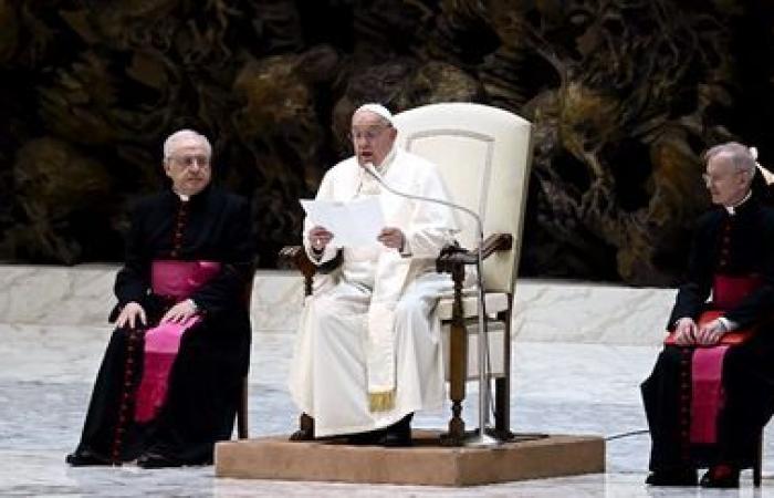 Pourquoi le pape François va-t-il en Corse, mais pas à Notre-Dame ?