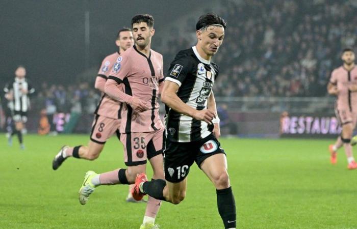 « Je viens de lui demander pardon… » Le témoignage émouvant d’un joueur de Ligue 1 face à la terrible épreuve de la mort de son père