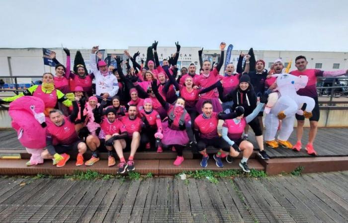 EN IMAGES – L’échauffement des jambes, traditionnel échauffement festif avant le marathon de La Rochelle