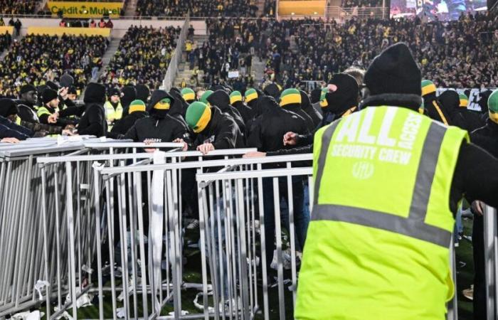 Des supporters en colère tentent d’entrer sur le terrain de la Beaujoire, Nantes-Le Havre interrompu à deux reprises