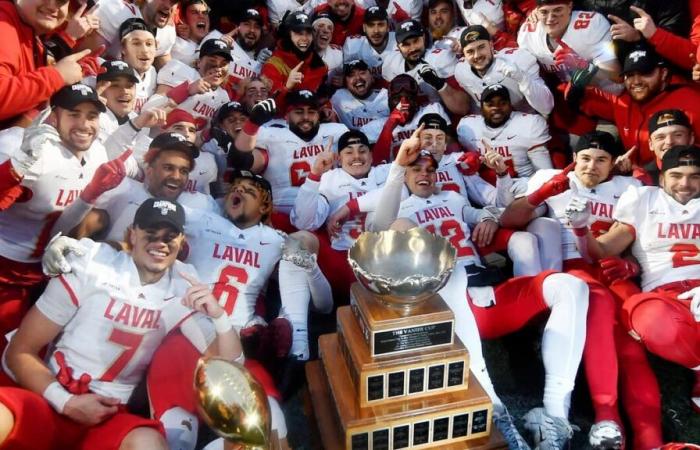 Le Rouge et Or remporte la Coupe Vanier