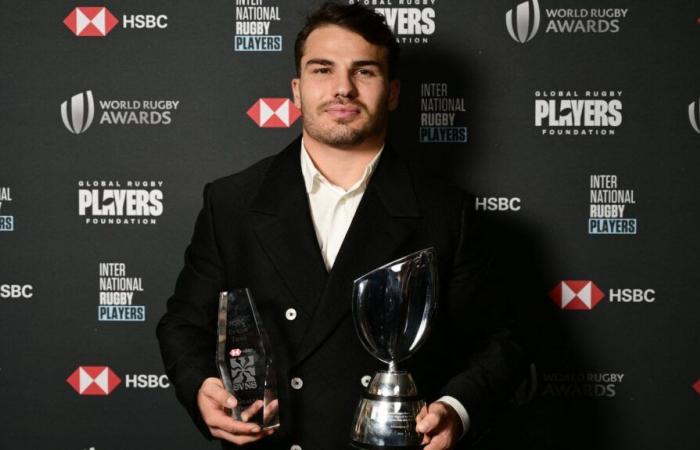 Antoine Dupont élu meilleur joueur de l’année en rugby à sept