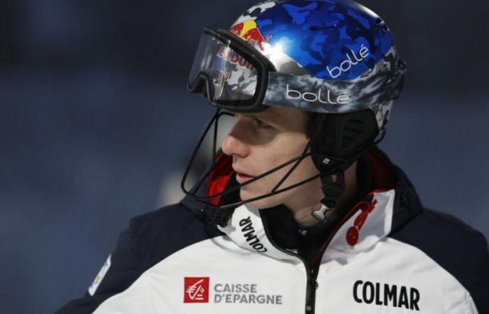 Clément Noël avec le dossard 2, cinq Bleus en piste