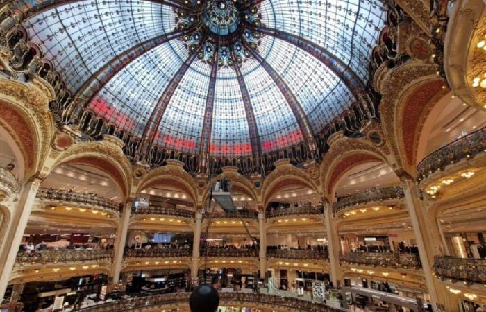 Crise, avenir… A Paris, comment se porte le magasin haussmannien des Galeries Lafayette avant les fêtes ?