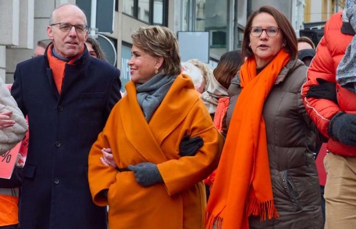 La grande-duchesse Maria Teresa manifeste en orange pour soutenir les femmes victimes de violences