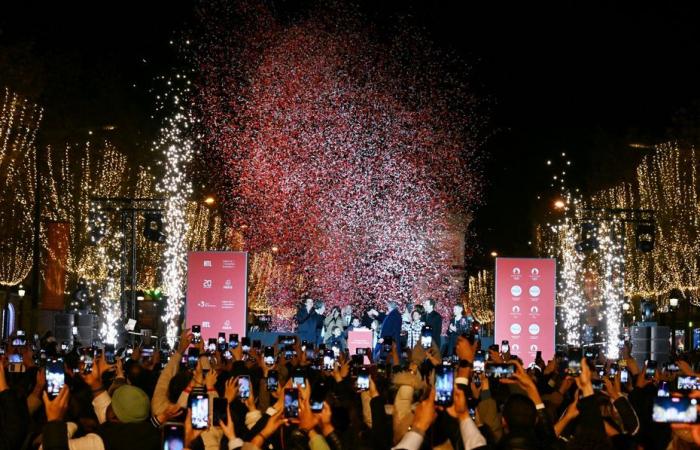 DIRECT. Vivez les illuminations des Champs-Elysées comme si vous y étiez !