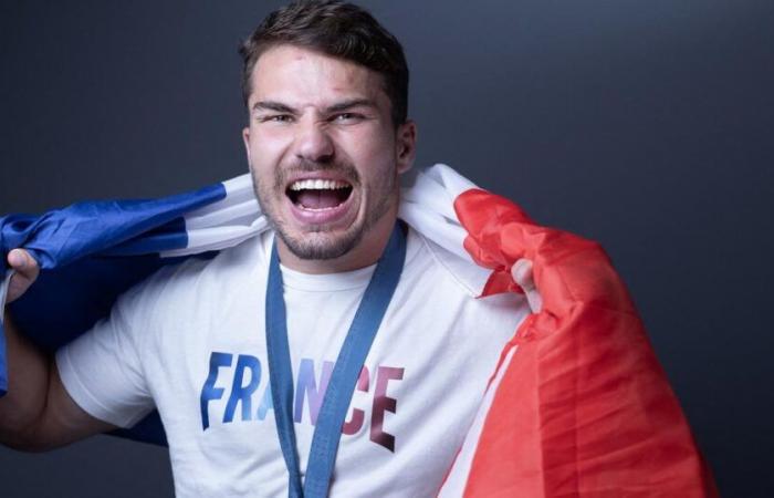 Antoine Dupont sacré meilleur joueur du monde après son titre olympique