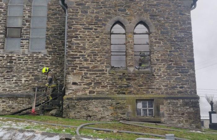 une partie du bâtiment complètement endommagée (photo)