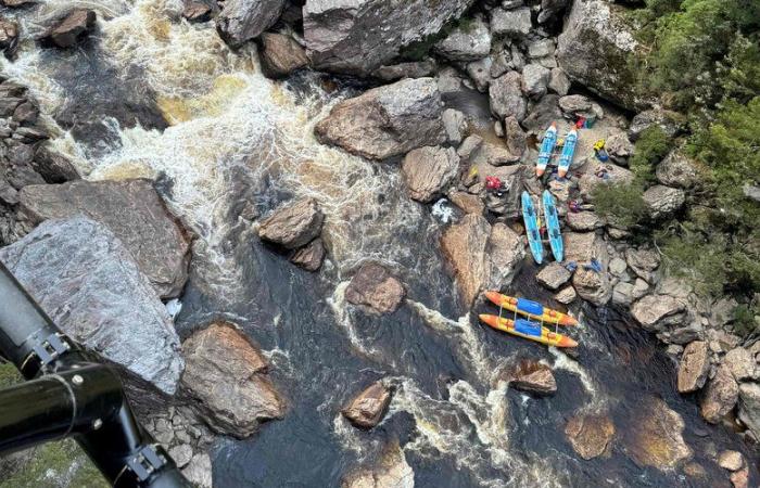 Un kayakiste amputé d’une jambe coincé dans une crevasse rocheuse, sa montre connectée lui sauve la vie