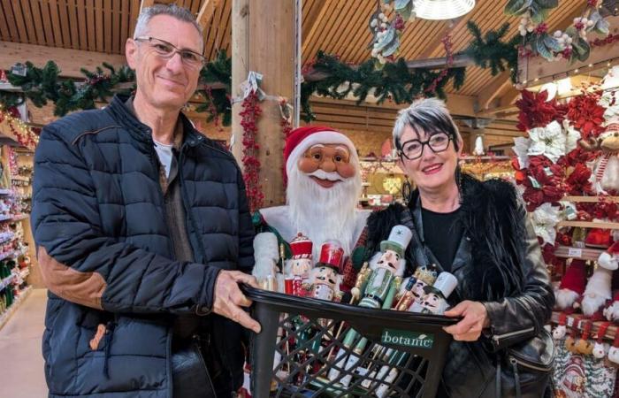 «Je suis un fanatique de Noël», les Drômois achètent déjà leur sapin et leurs décorations