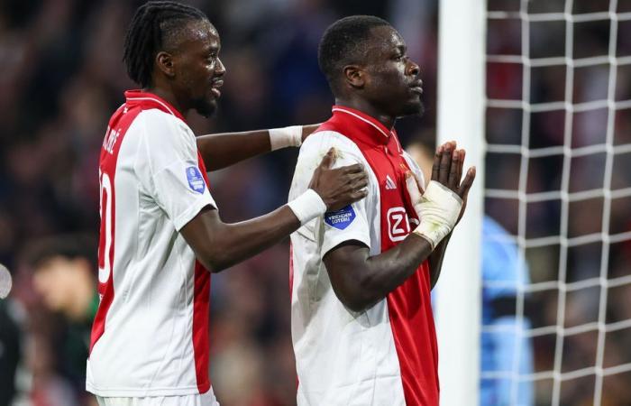 Slap L’Ajax a du mal à dépasser le PEC à l’Arena, premier but en Premier League Brobbey