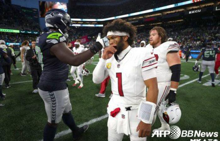 Le quart-arrière coréen Kyrer Murray des Cardinals de l’Arizona dans la Ligue nationale de football (NFL) a échoué.