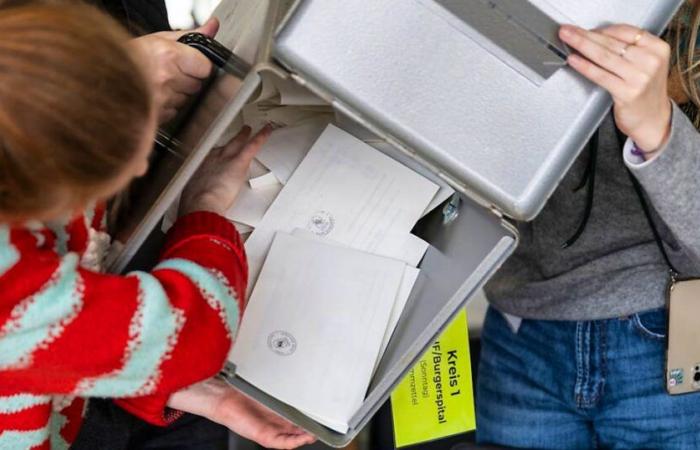 Le dépouillement des votes dans la ville de Berne entre dans une phase chaude