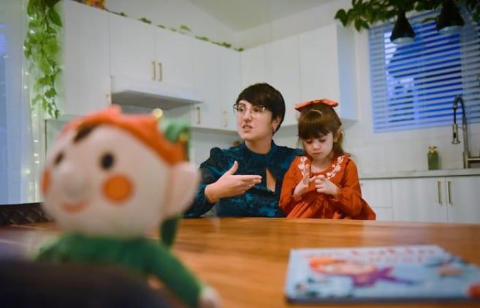 Emma, ​​​​4 ans et héroïne d’un livre de Noël