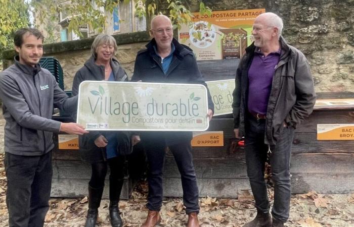 VERS-PONT-DU-GARD Compostage collectif opérationnel au centre du village