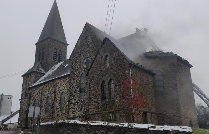 une partie du bâtiment complètement endommagée (photo)