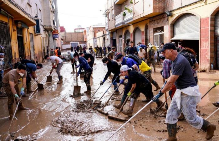 À Valence, en Espagne, un ouvrier travaillant à la restauration d’une école après des inondations décède après l’effondrement du toit