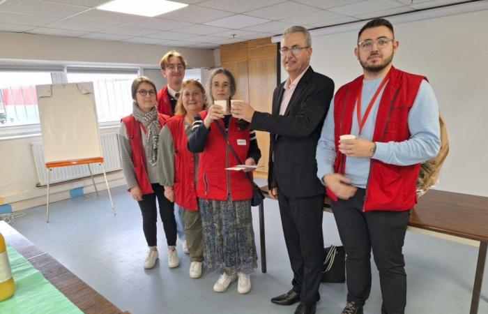 Figure incontournable d’Auchan à Cherbourg-en-Cotentin, Isabelle prend sa retraite après 35 ans