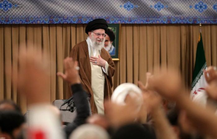 Khamenei appelle à la peine de mort contre les dirigeants israéliens, et non à des mandats d’arrêt