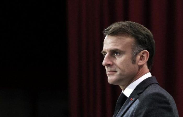 le RN pousse Emmanuel Macron à démissionner en cas de censure du gouvernement : Actualités