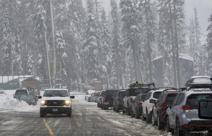 Avertissements météorologiques hivernaux pour 14 États avec 7 pieds de neige à venir