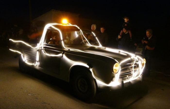 PHOTOS. Des tracteurs illuminés attirent les foules dans ce village du Calvados