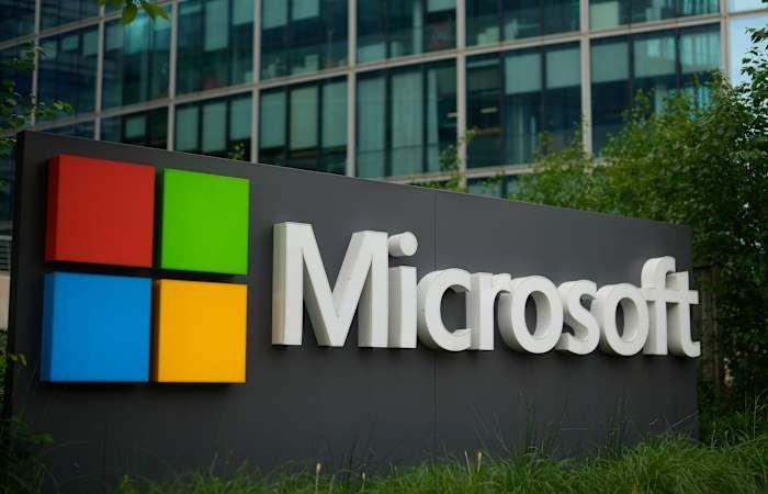 Microsoft enquête sur une panne alors que des milliers d’utilisateurs signalent des problèmes avec Teams et Outlook