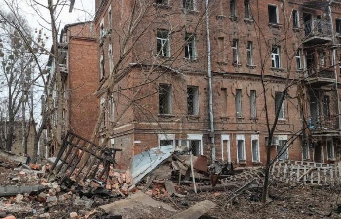 Dix-neuf blessés et « plus de quarante maisons » endommagées après une attaque aérienne russe sur le centre de Kharkiv