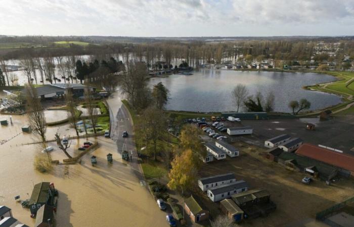 La deuxième tempête majeure cette saison en Grande-Bretagne fait au moins deux morts