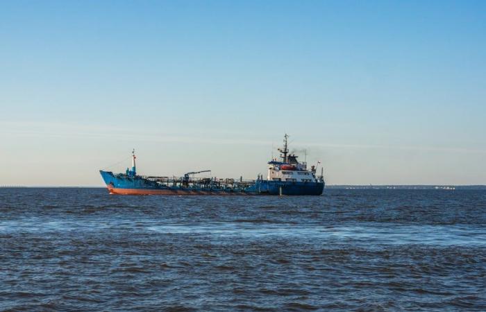 Le Royaume-Uni frappe la flotte fantôme russe : 73 navires sanctionnés