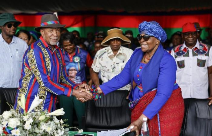 dernière rencontre Swapo entre prières et démonstrations de force